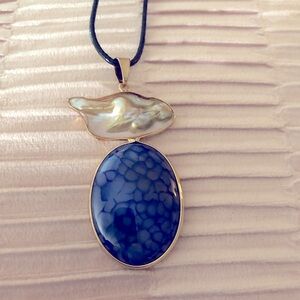 Beautiful blue pendant necklace